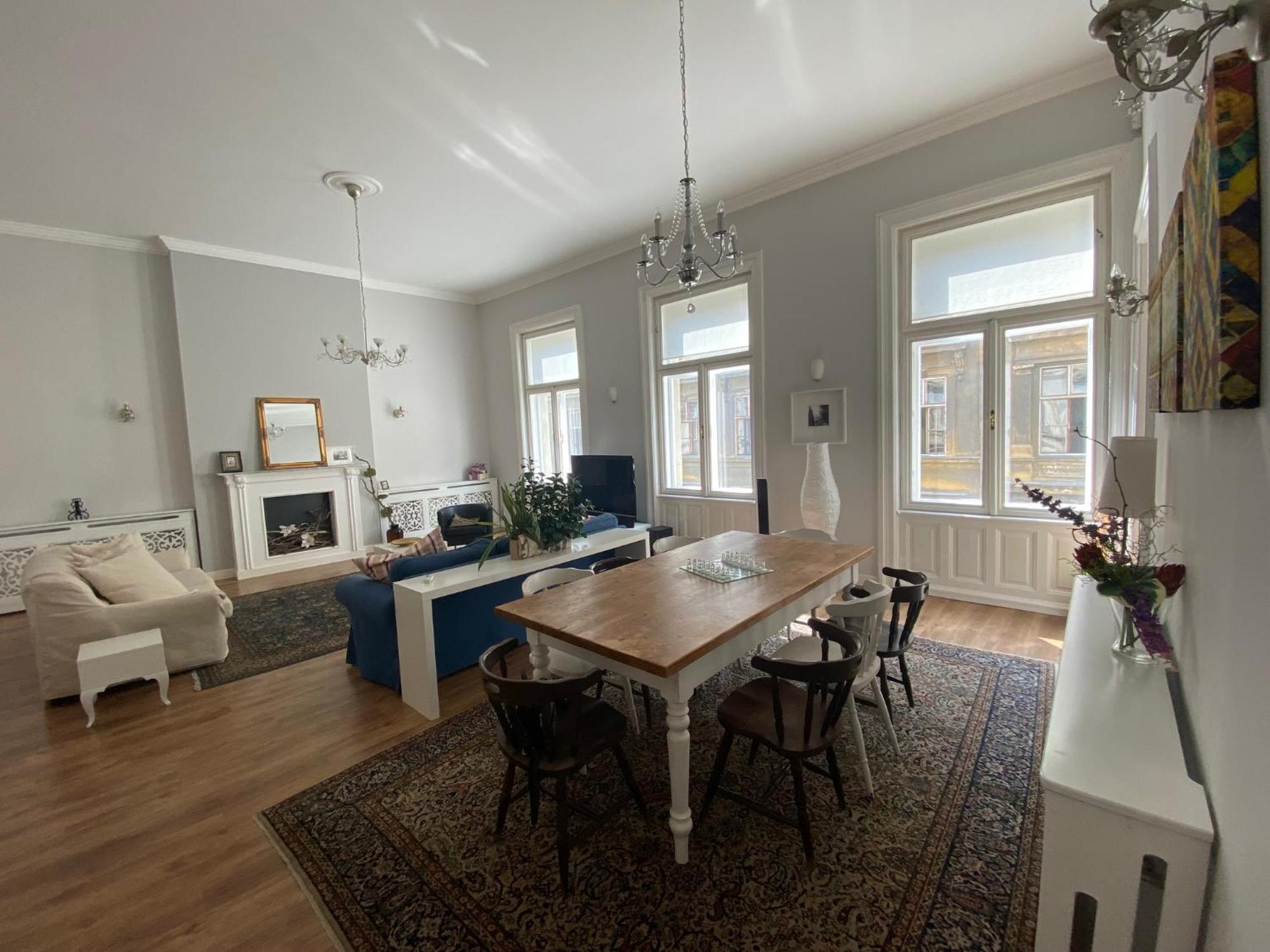 Urban Haven - 3 Beds, 3 Baths, Free Parking, Near Central Market Budapest Esterno foto