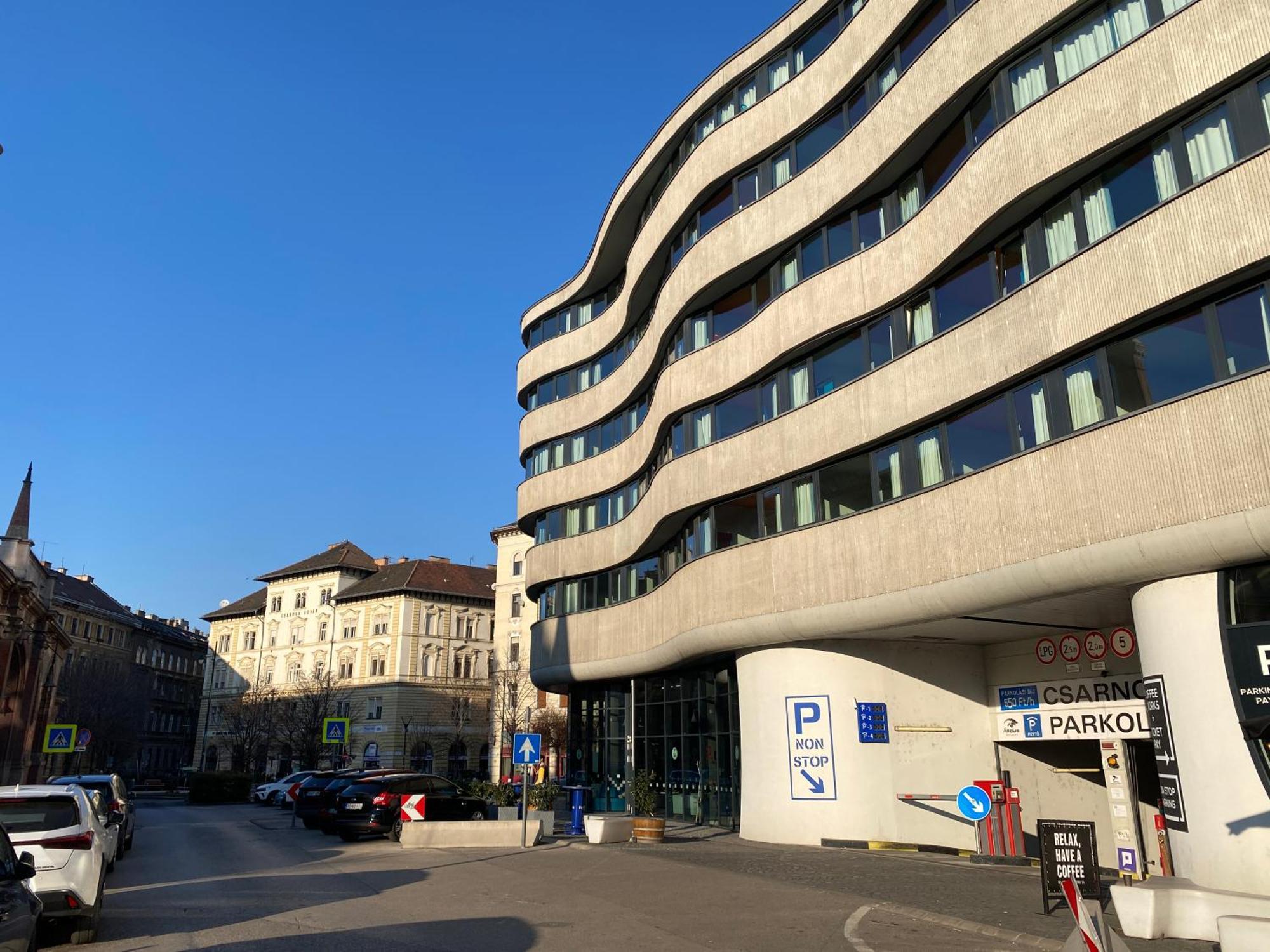 Urban Haven - 3 Beds, 3 Baths, Free Parking, Near Central Market Budapest Esterno foto